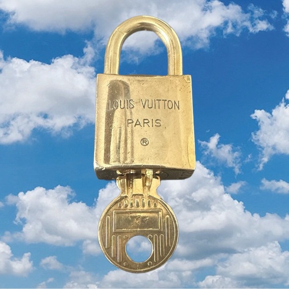 220 Authentic Louis Vuitton Lock with Key 200 Series Vintage - Picture 10 of 11